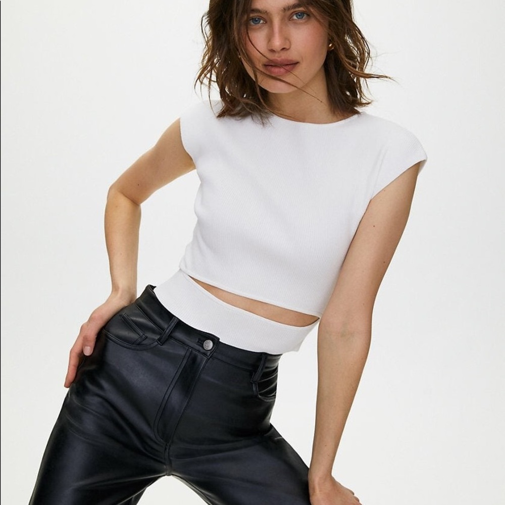 NWOT Aritzia Wilfred Cut-Out Knit Yacine Top